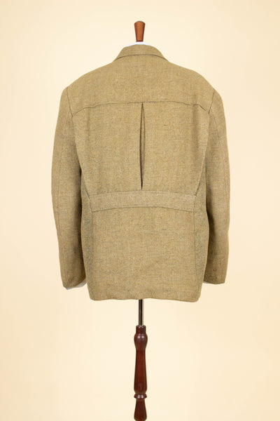 SWEDISH 1930S GREEN THREE PIECE TWEED BESPOKE SPORT SUIT. SIZE CA EU 58
