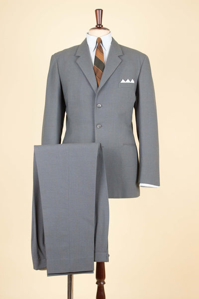 SWEDISH 1950S GREY SINGLE BREASTED TWO PIECE SUIT BY KRISTIANSSON. SIZE CA EU 48