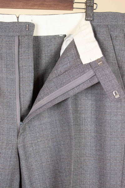 SWEDISH 1960S GREY TWO PIECE SINGLE BREASTED SUIT BY JUNESCO. SIZE CA EU 54