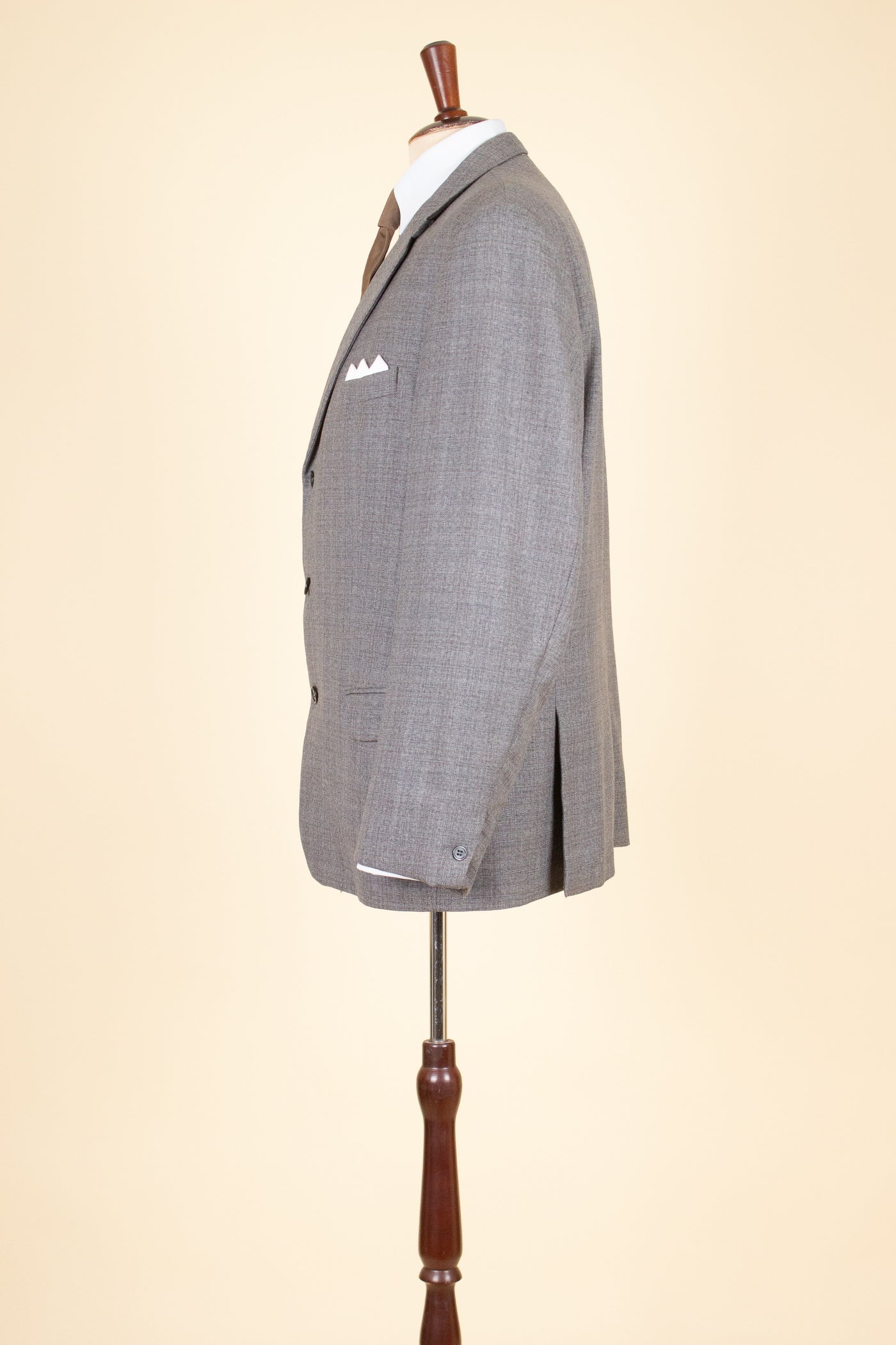SWEDISH 1960S GREY TWO PIECE SINGLE BREASTED SUIT BY JUNESCO. SIZE CA EU 54