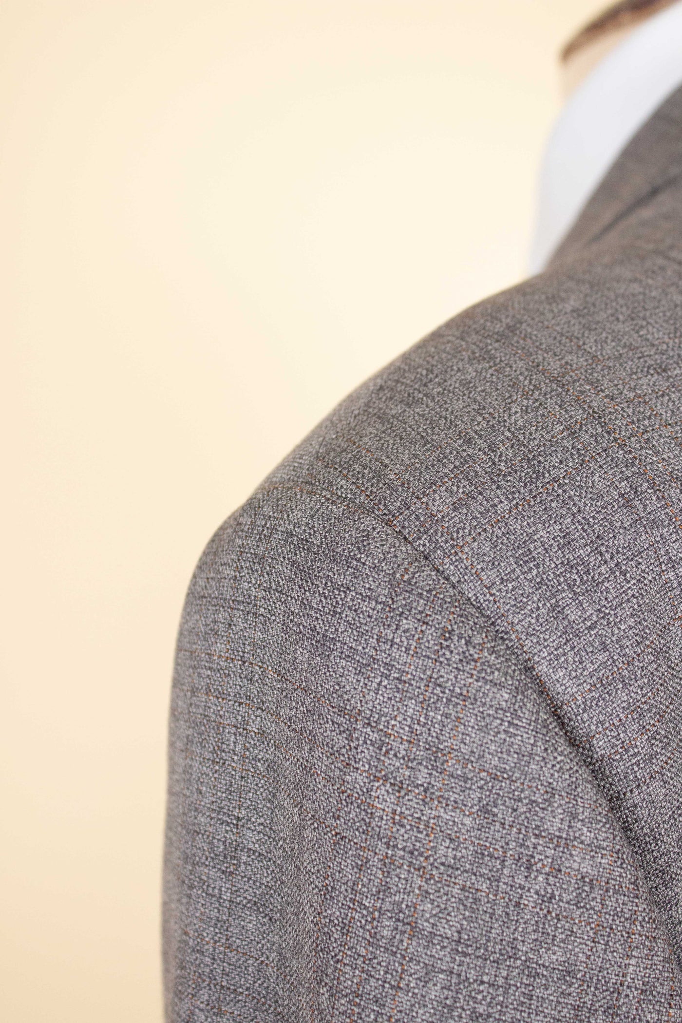 SWEDISH 1960S GREY TWO PIECE SINGLE BREASTED SUIT BY JUNESCO. SIZE CA EU 54