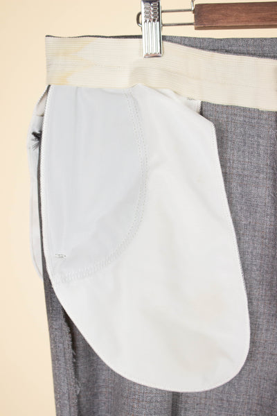 SWEDISH 1960S GREY TWO PIECE SINGLE BREASTED SUIT BY JUNESCO. SIZE CA EU 54
