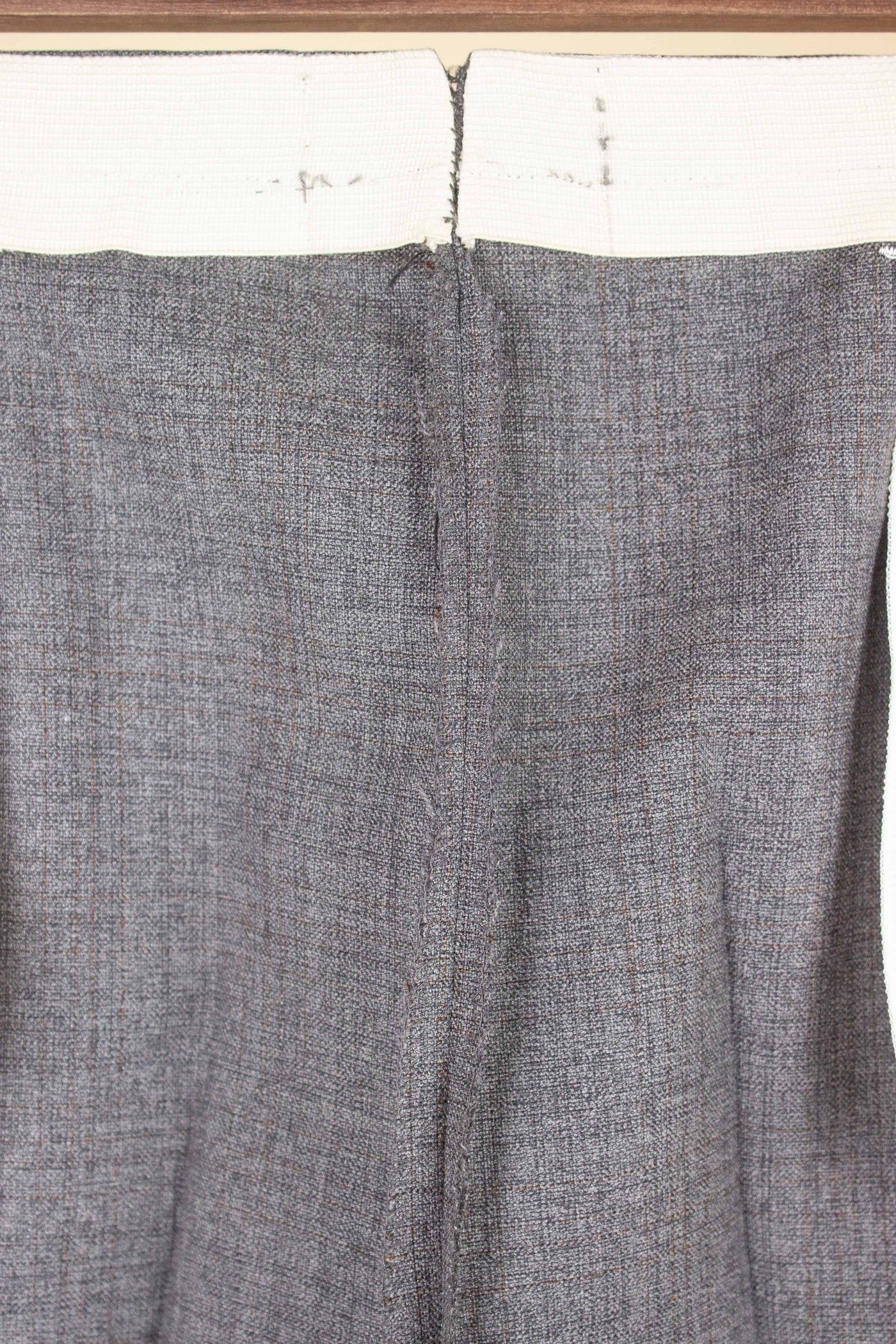 SWEDISH 1960S GREY TWO PIECE SINGLE BREASTED SUIT BY JUNESCO. SIZE CA EU 54