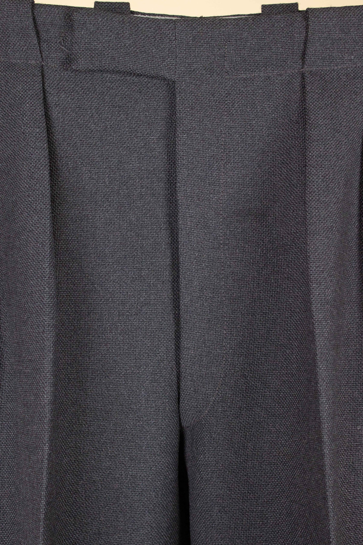 SWEDISH 1940S/1950S GREY TWO PIECE SINGLE BREASTED SUIT. SIZE CA EU 50