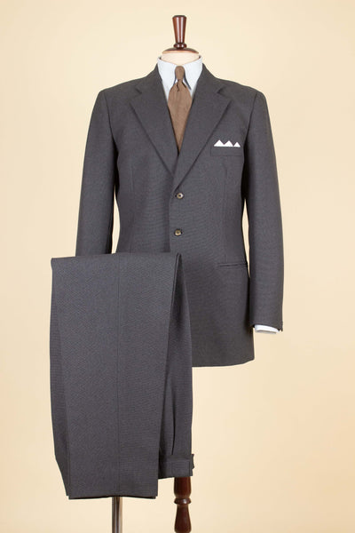 SWEDISH 1940S/1950S GREY TWO PIECE SINGLE BREASTED SUIT. SIZE CA EU 50