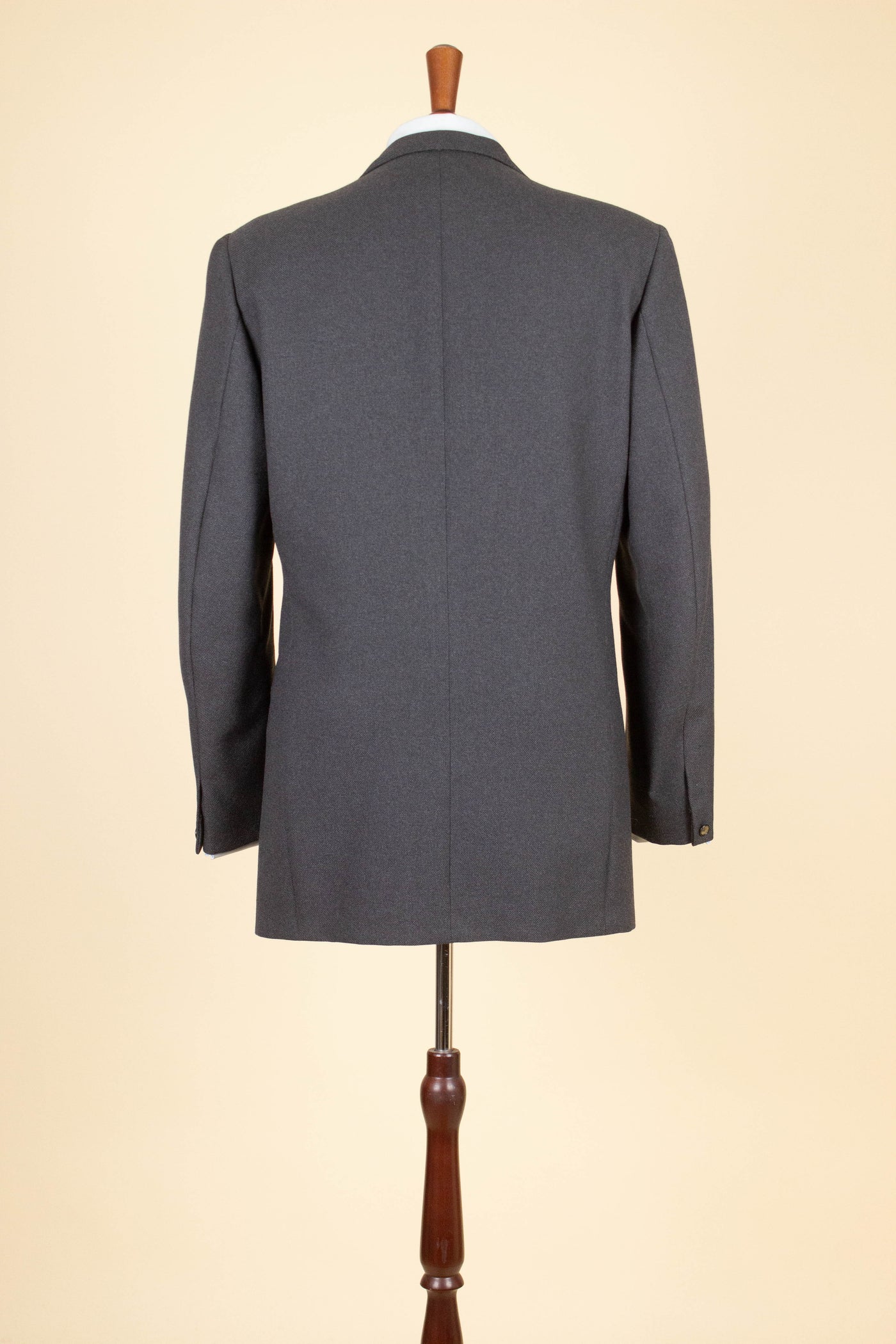 SWEDISH 1940S/1950S GREY TWO PIECE SINGLE BREASTED SUIT. SIZE CA EU 50
