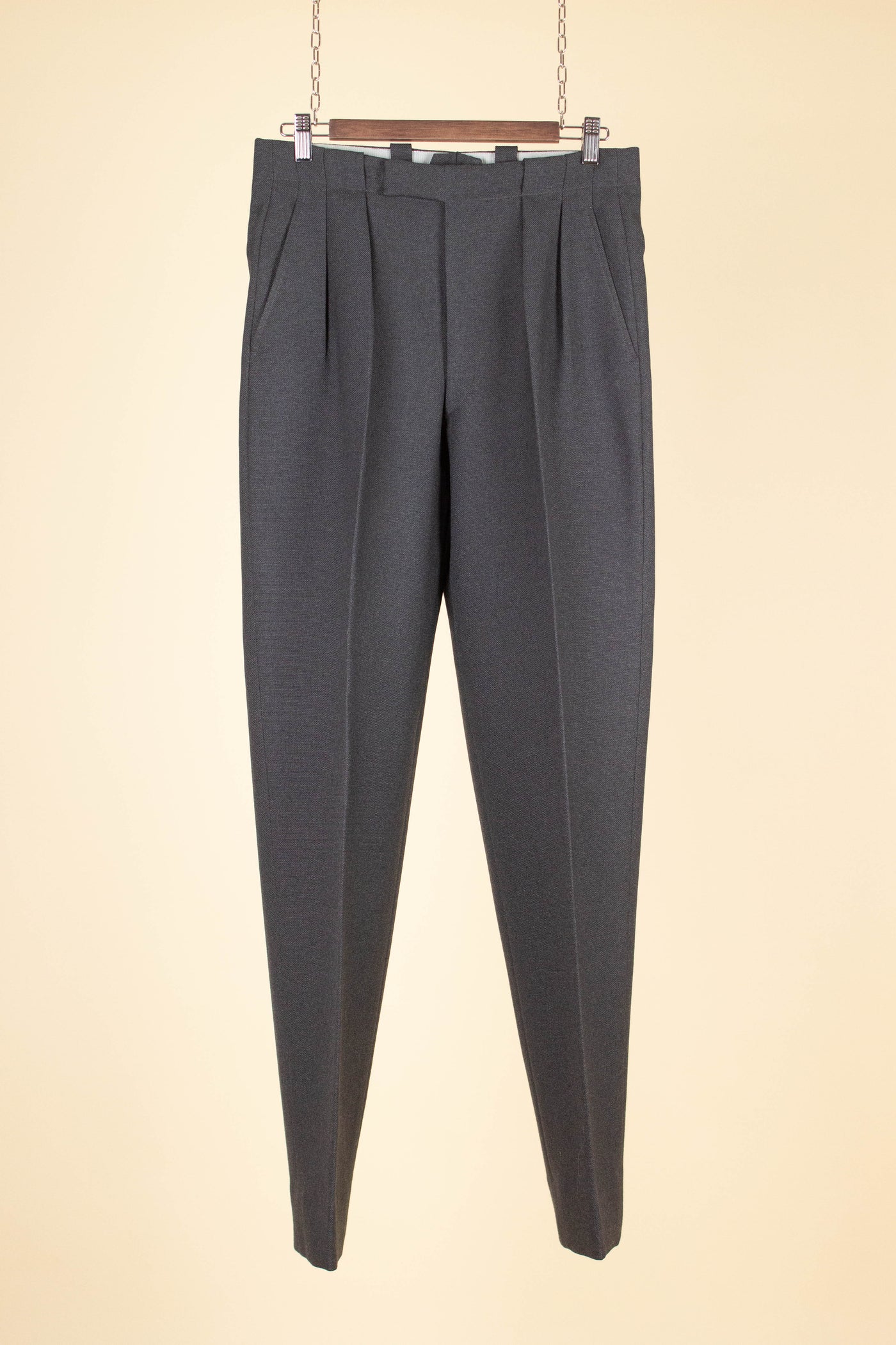 SWEDISH 1940S/1950S GREY TWO PIECE SINGLE BREASTED SUIT. SIZE CA EU 50