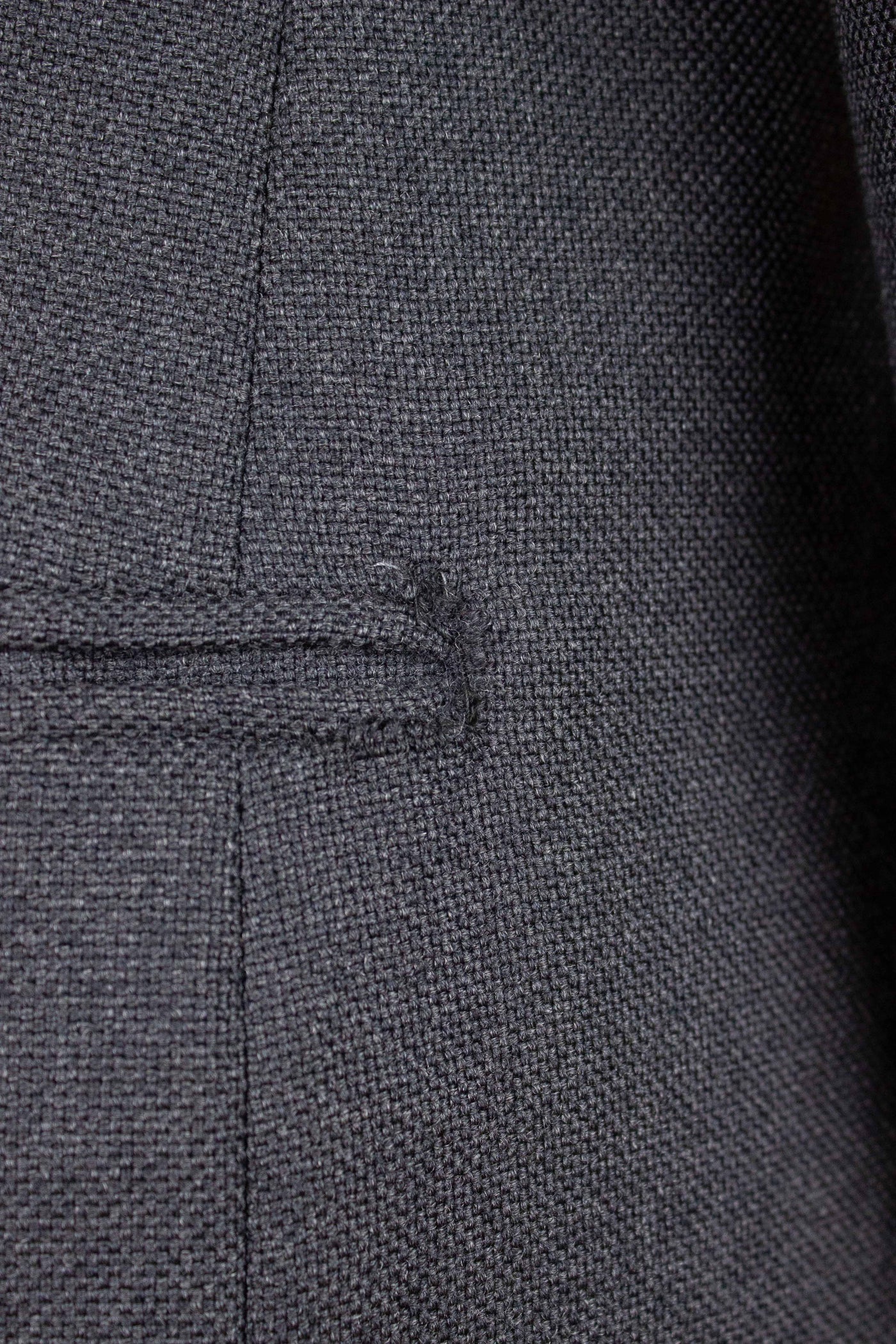 SWEDISH 1940S/1950S GREY TWO PIECE SINGLE BREASTED SUIT. SIZE CA EU 50
