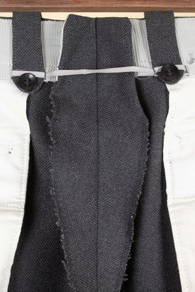 SWEDISH 1940S/1950S GREY TWO PIECE SINGLE BREASTED SUIT. SIZE CA EU 50