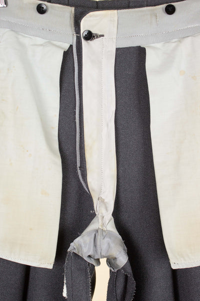 SWEDISH 1940S/1950S GREY TWO PIECE SINGLE BREASTED SUIT. SIZE CA EU 50