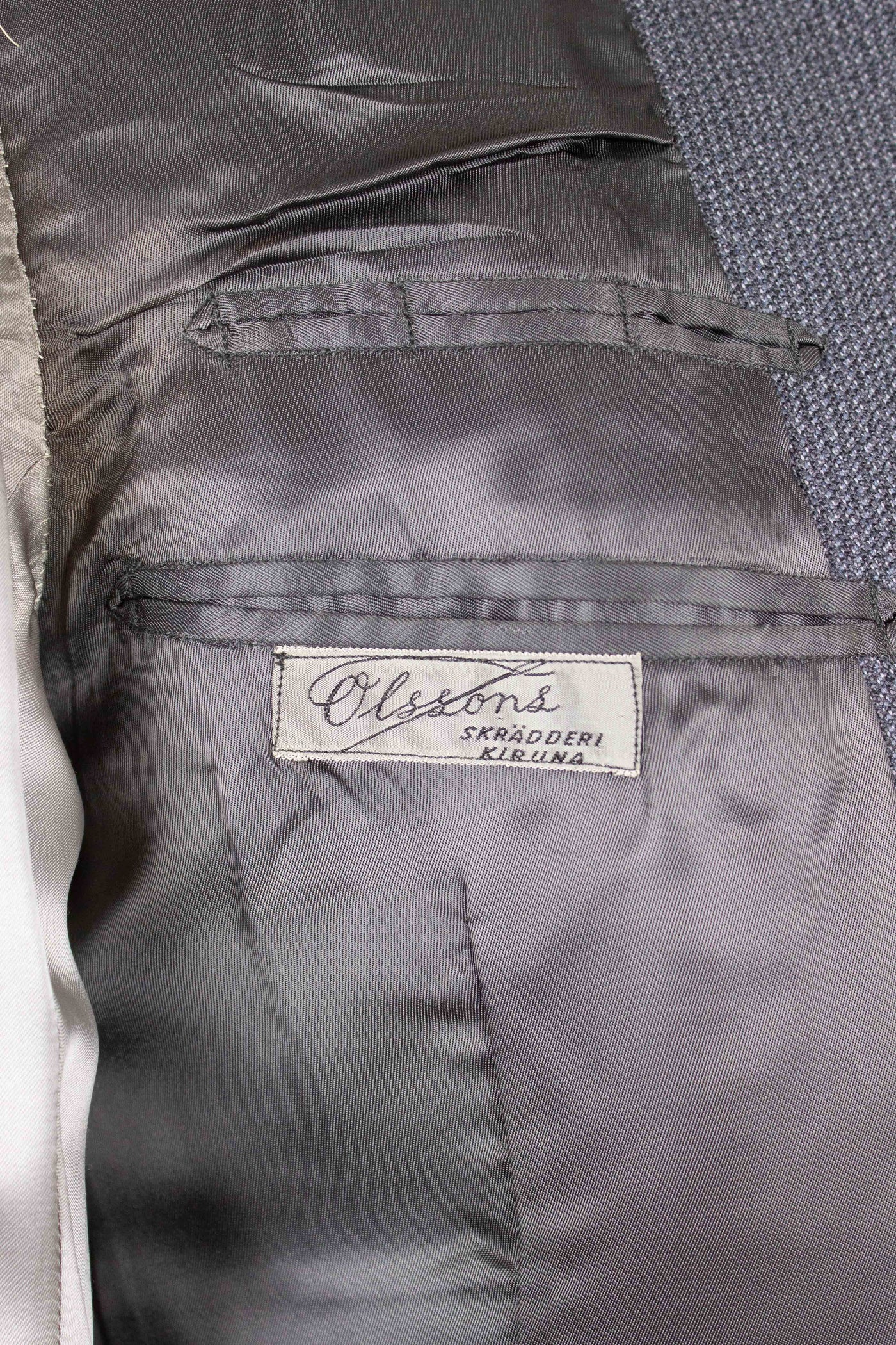 SWEDISH 1960 MEDIUM GREY SINGLE BREASTED TWO PIECE BESPOKE SUIT BY OLSSONS. SIZE CA EU 50-52
