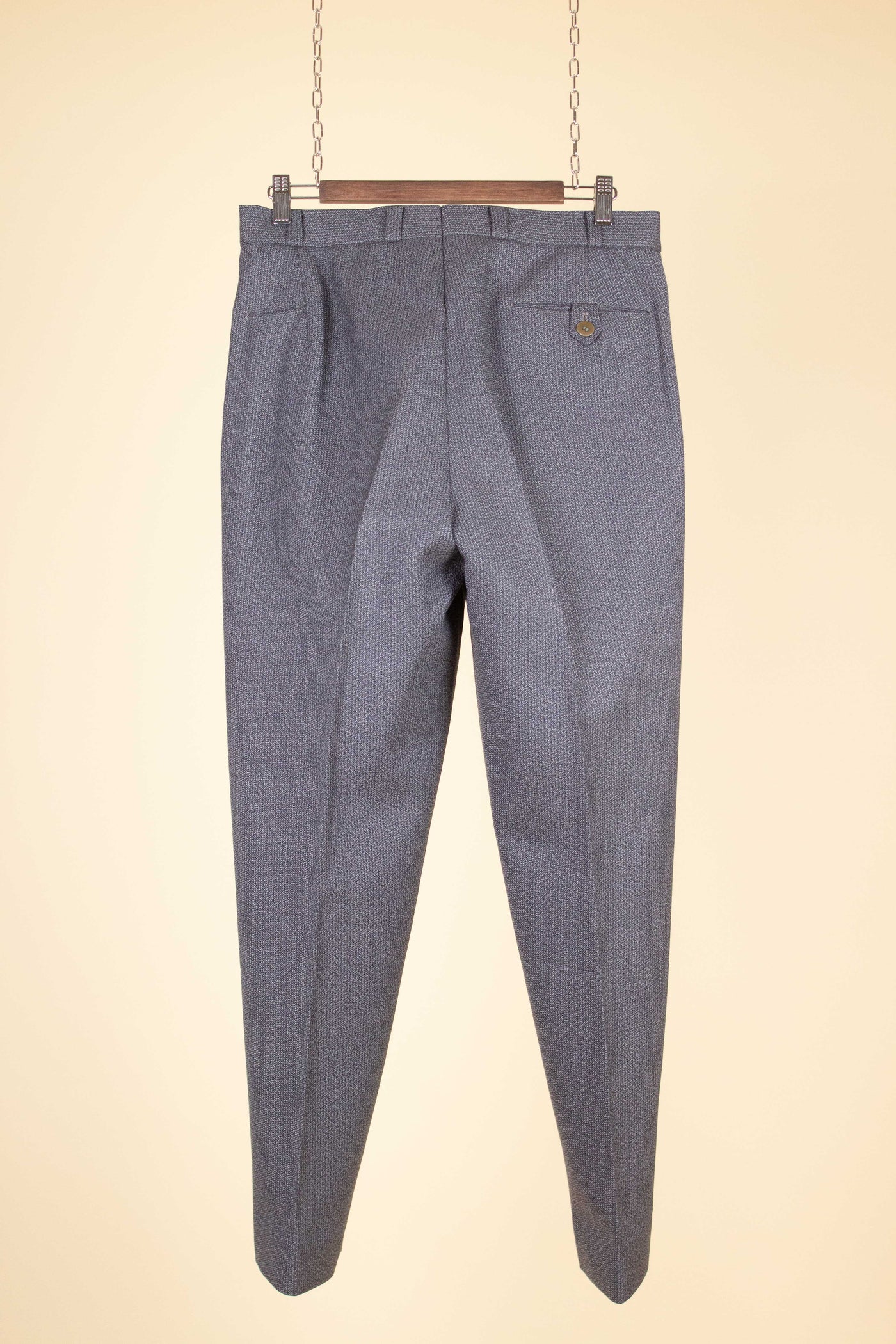 SWEDISH 1960 MEDIUM GREY SINGLE BREASTED TWO PIECE BESPOKE SUIT BY OLSSONS. SIZE CA EU 50-52