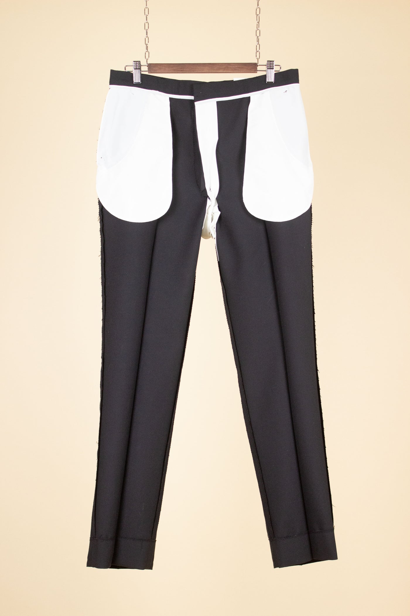 SWEDISH 1960S BLACK TWO PIECE DOUBLE BREASTED DEADSTOCK SUIT BY STRANDS. SIZE CA EU 50