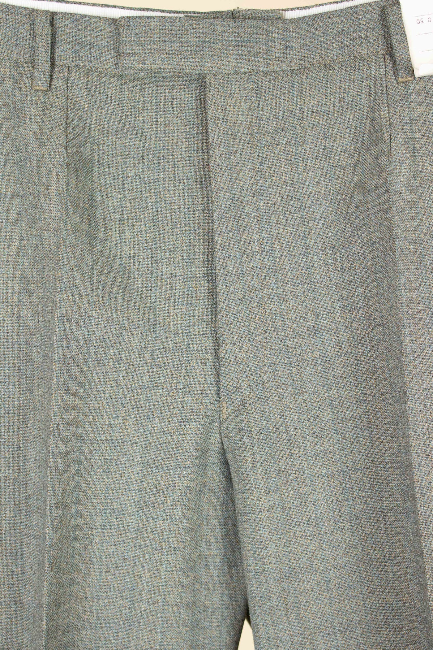 SWEDISH 1960S GREEN TWO PIECE SINGLE BREASTED DEADSTOCK SUIT BY JUNEX. SIZE CA EU 50