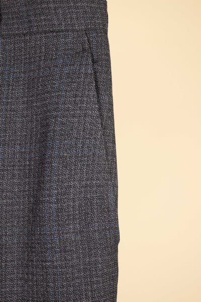 SWEDISH 1960S GREY CHECKERED TWO PIECE SUIT BY SCHLASBERGS. SIZE CA EU 50