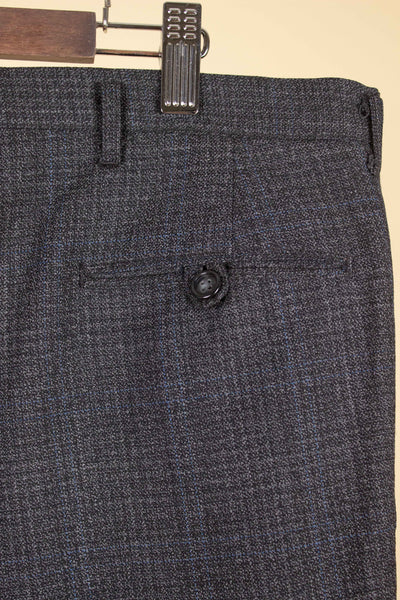 SWEDISH 1960S GREY CHECKERED TWO PIECE SUIT BY SCHLASBERGS. SIZE CA EU 50