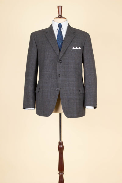 SWEDISH 1960S GREY CHECKERED TWO PIECE SUIT BY SCHLASBERGS. SIZE CA EU 50