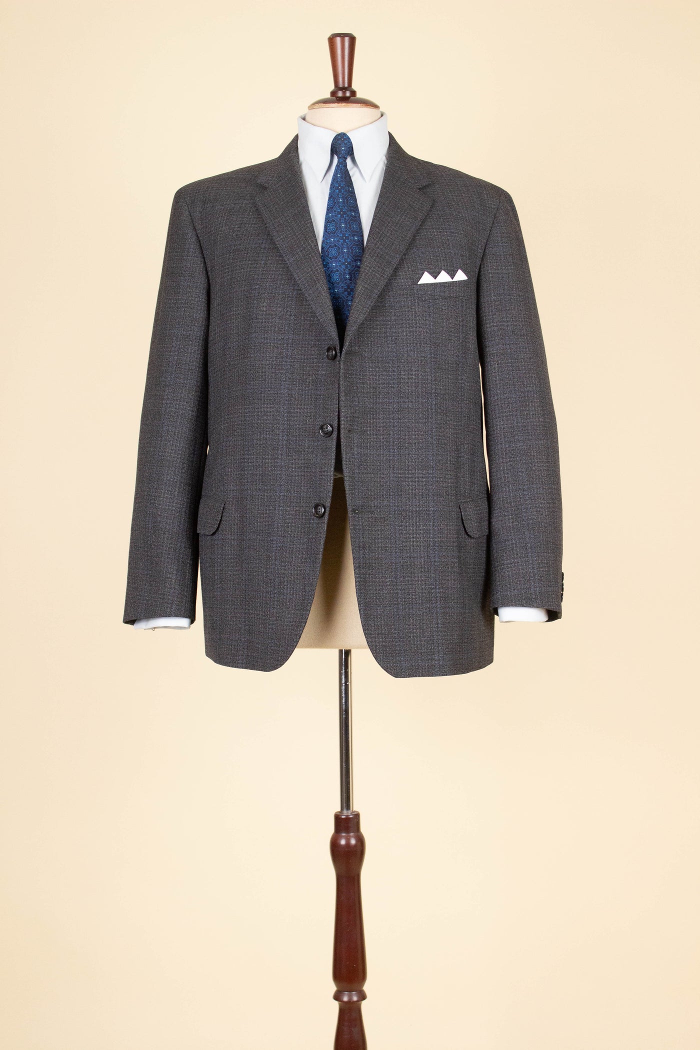 SWEDISH 1960S GREY CHECKERED TWO PIECE SUIT BY SCHLASBERGS. SIZE CA EU 50