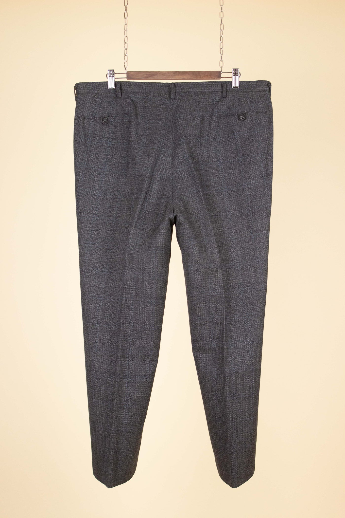 SWEDISH 1960S GREY CHECKERED TWO PIECE SUIT BY SCHLASBERGS. SIZE CA EU 50