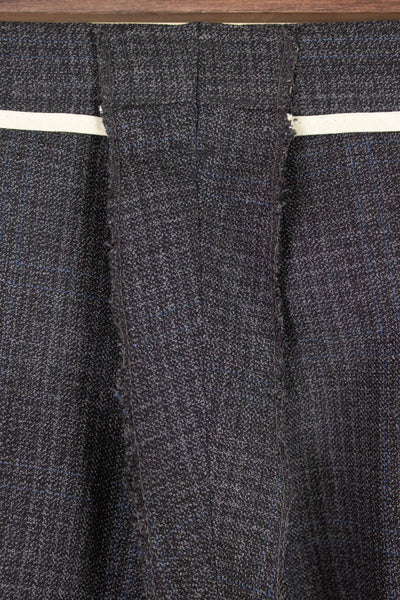 SWEDISH 1960S GREY CHECKERED TWO PIECE SUIT BY SCHLASBERGS. SIZE CA EU 50