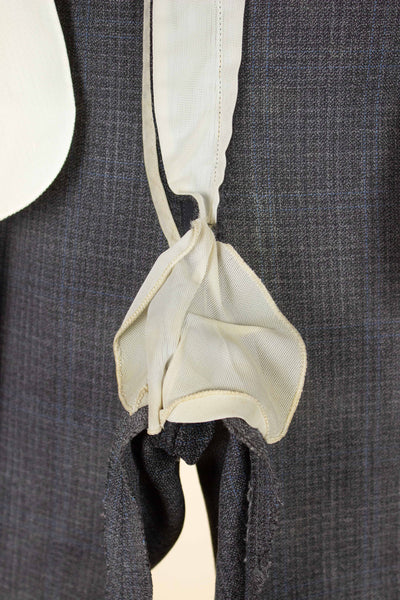 SWEDISH 1960S GREY CHECKERED TWO PIECE SUIT BY SCHLASBERGS. SIZE CA EU 50