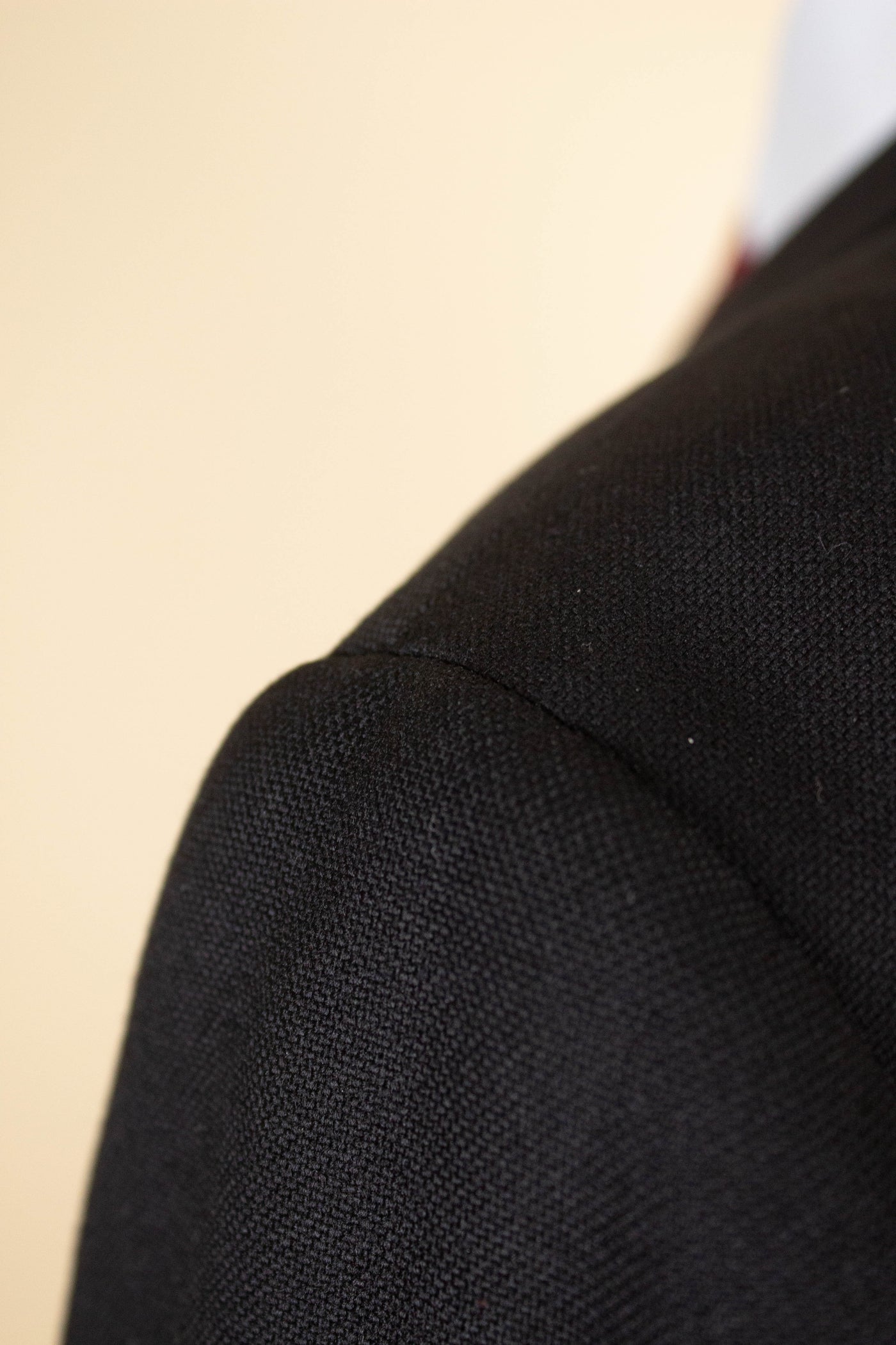 SWEDISH 1950S BLACK TWO PIECE SINGLE BREASTED WOOL WORSTED SUIT BY NOBEL. SIZE CA EU 52