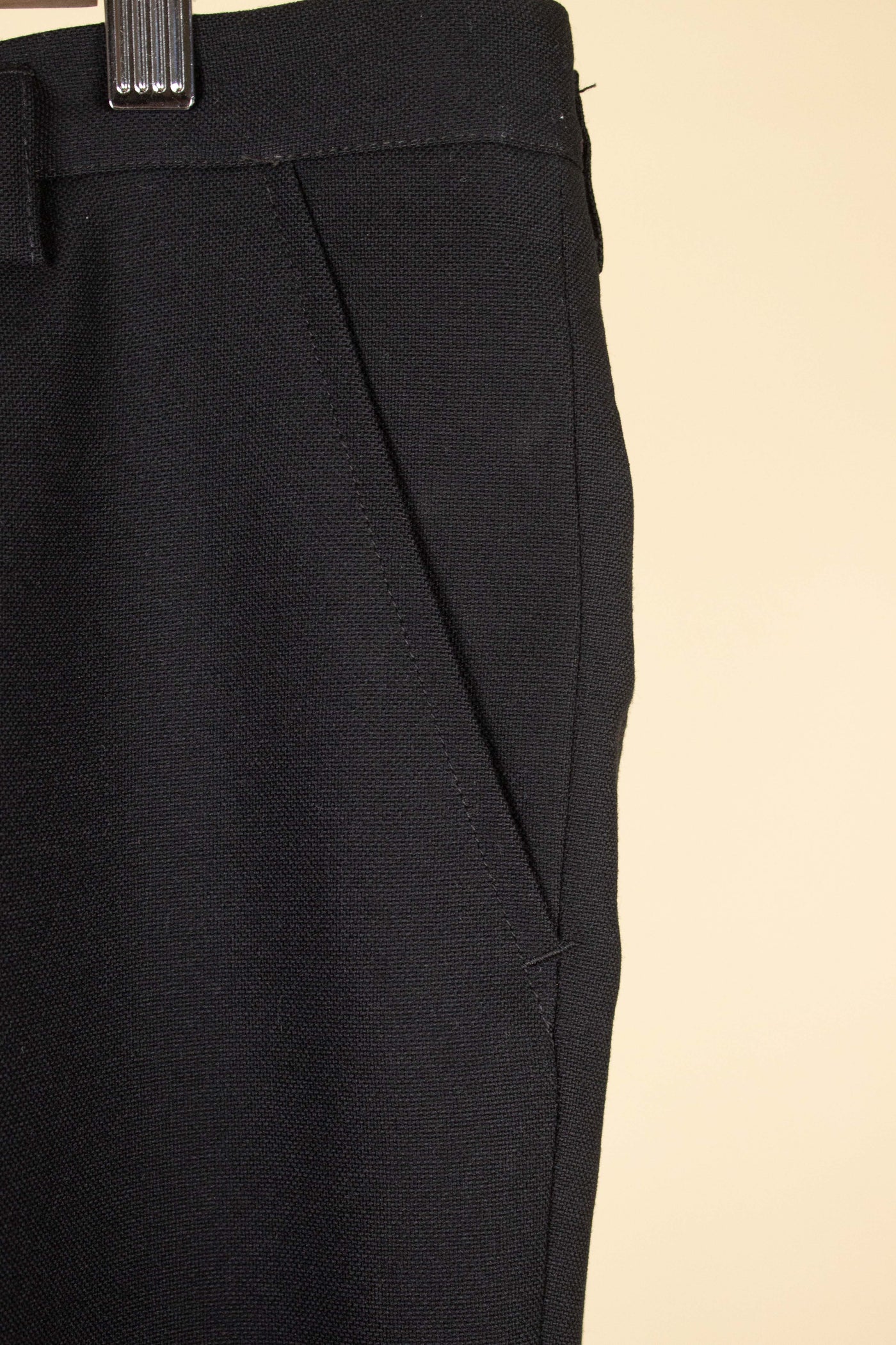 SWEDISH 1950S BLACK TWO PIECE SINGLE BREASTED WOOL WORSTED SUIT BY NOBEL. SIZE CA EU 52