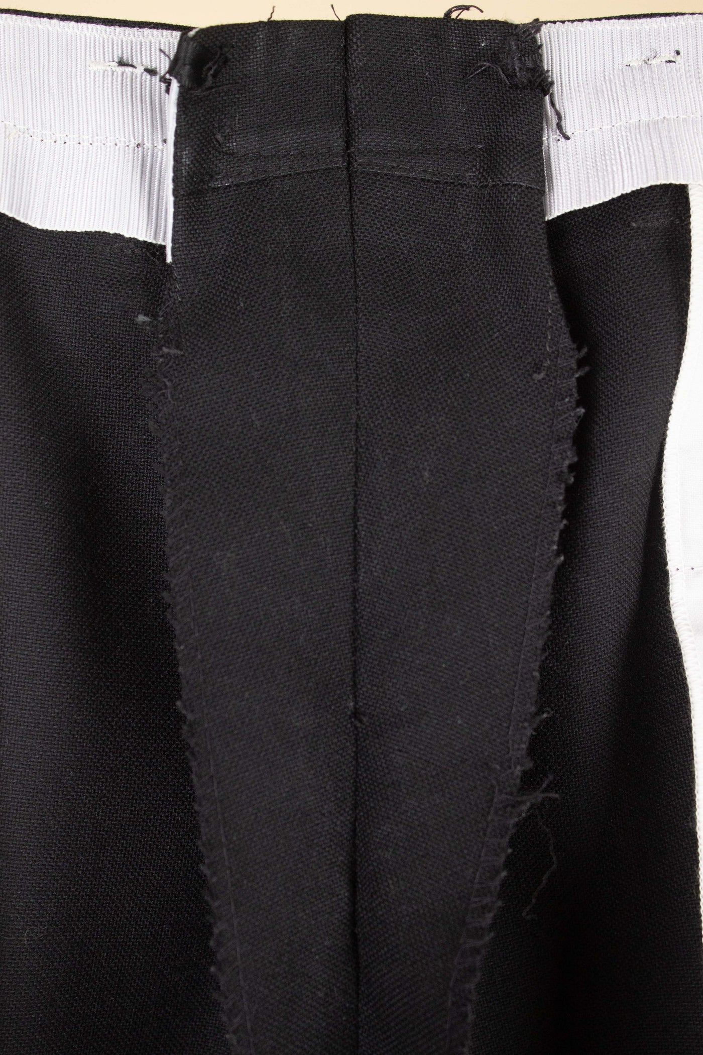 SWEDISH 1950S BLACK TWO PIECE SINGLE BREASTED WOOL WORSTED SUIT BY NOBEL. SIZE CA EU 52