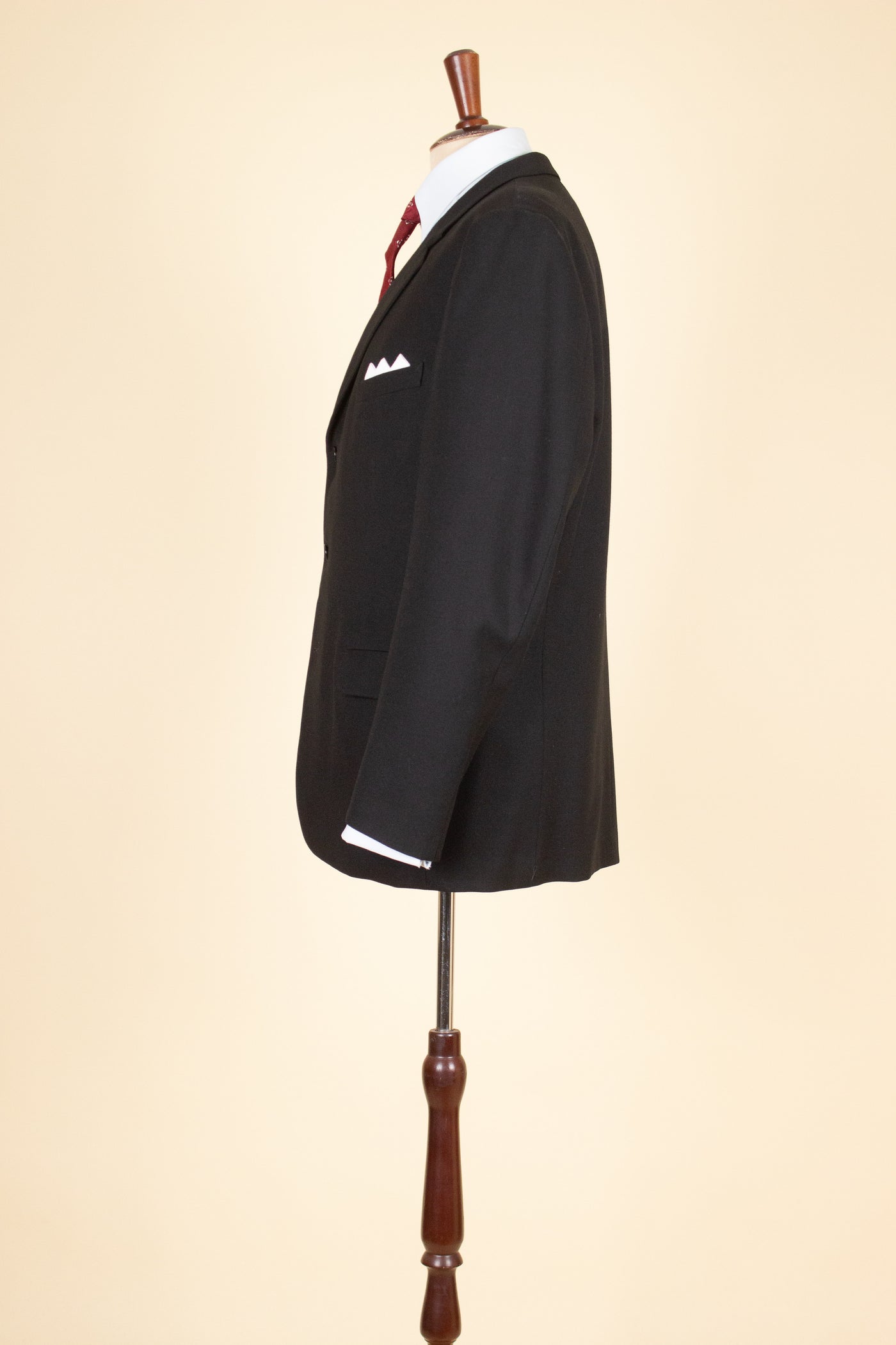 SWEDISH 1950S BLACK TWO PIECE SINGLE BREASTED WOOL WORSTED SUIT BY NOBEL. SIZE CA EU 52