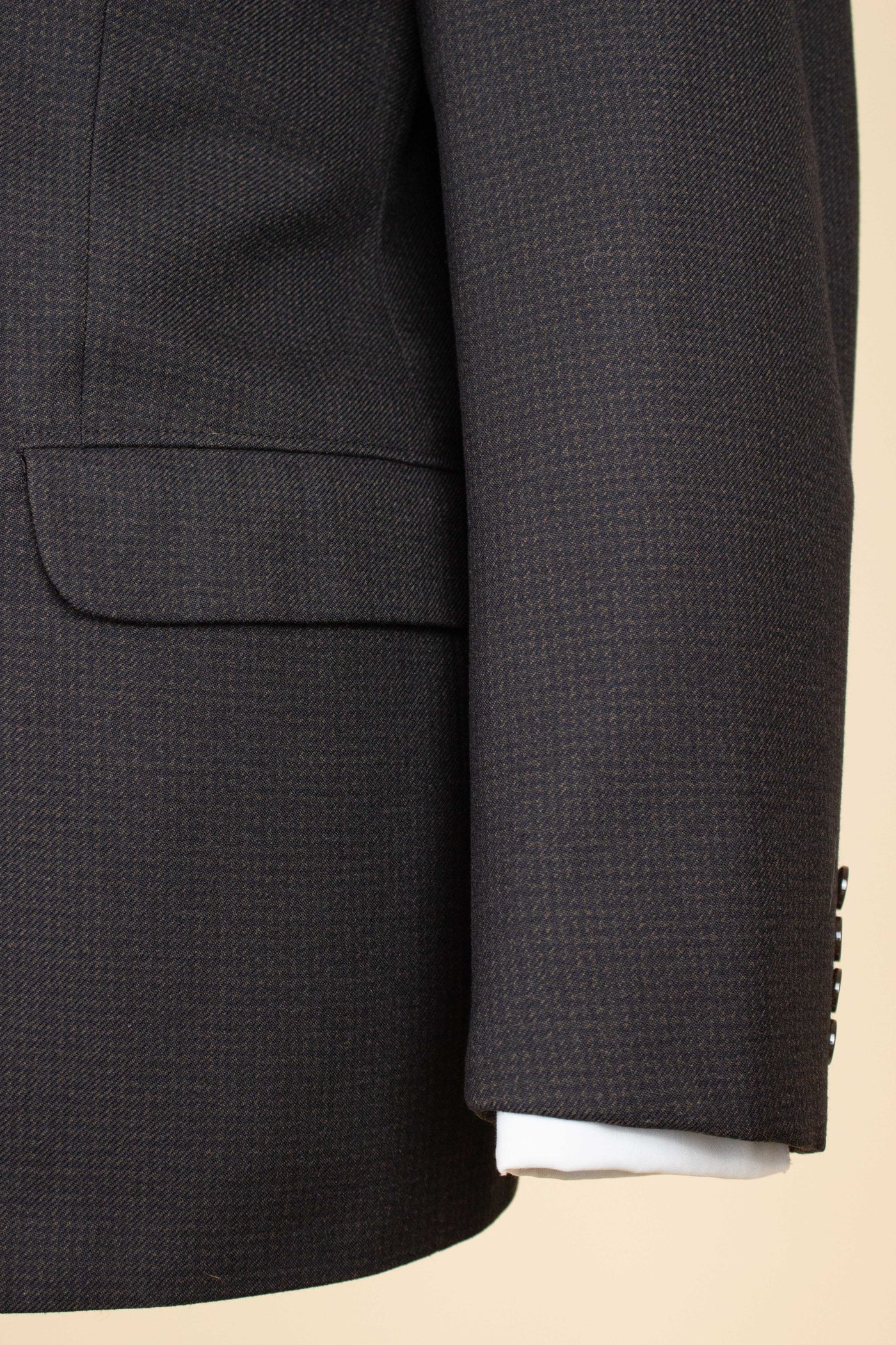 SWEDISH 1950S/1960S DARK GREY HOUNDSTOOTH SINGLE BREASTED SUIT BY PINGVIN. SIZE CA EU 50