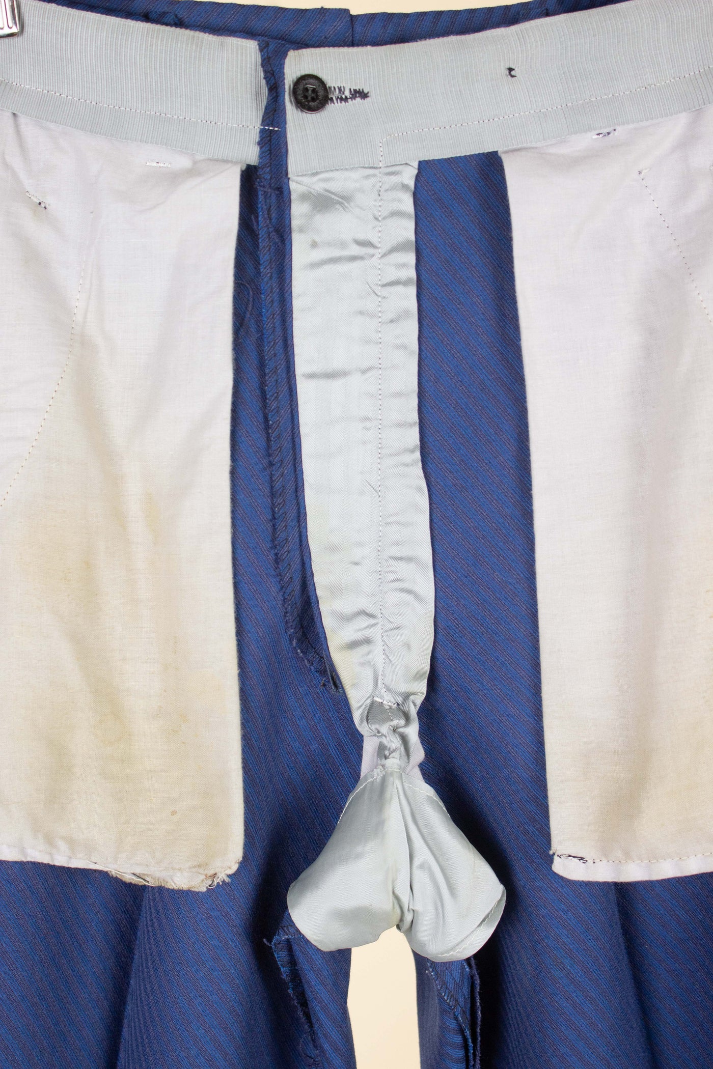 SWEDISH 1940S/1950S BLUE TWO PIECE SINGLE BREASTED SUIT WITH STRIPES BY FUNK. SIZE CA EU 46-48