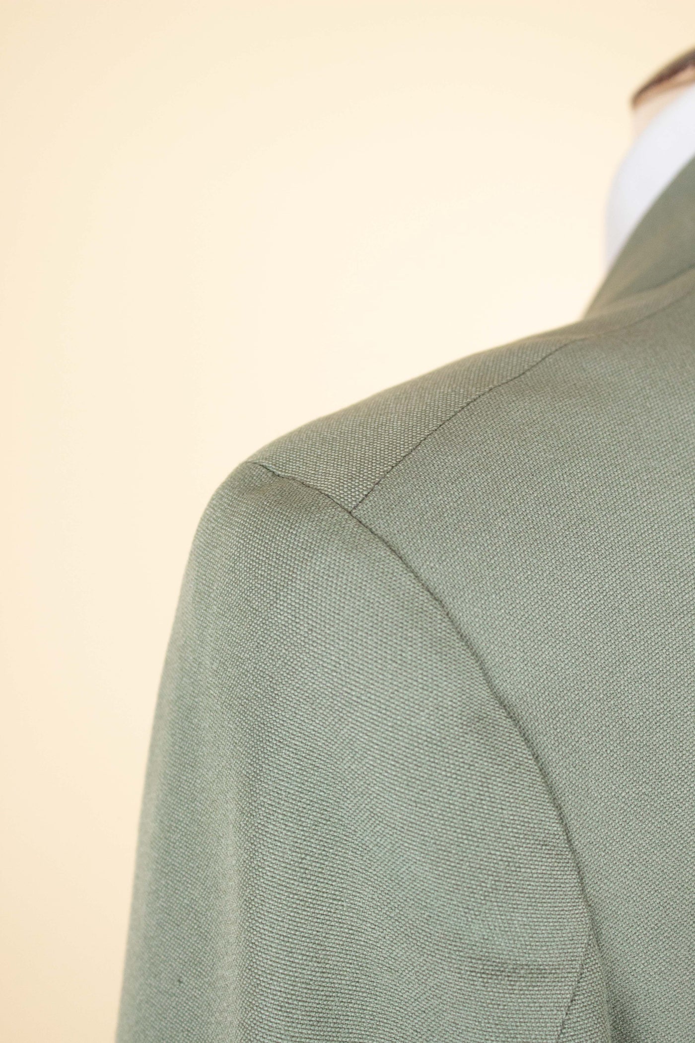SWEDISH 1940S SAGE-GREEN TWO PIECE SINGLE BREASTED SUIT BY AB ELIT. SIZE CA EU 46 SHORT