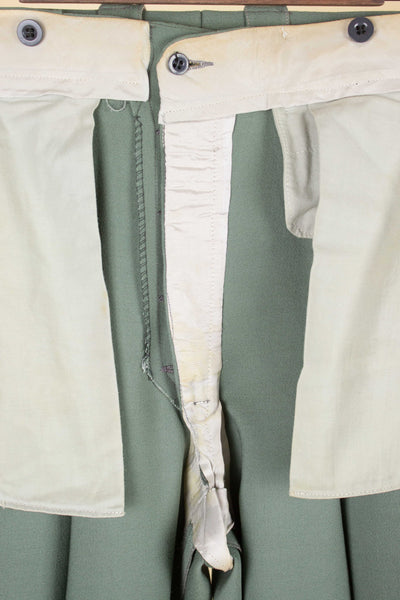 SWEDISH 1940S SAGE-GREEN TWO PIECE SINGLE BREASTED SUIT BY AB ELIT. SIZE CA EU 46 SHORT