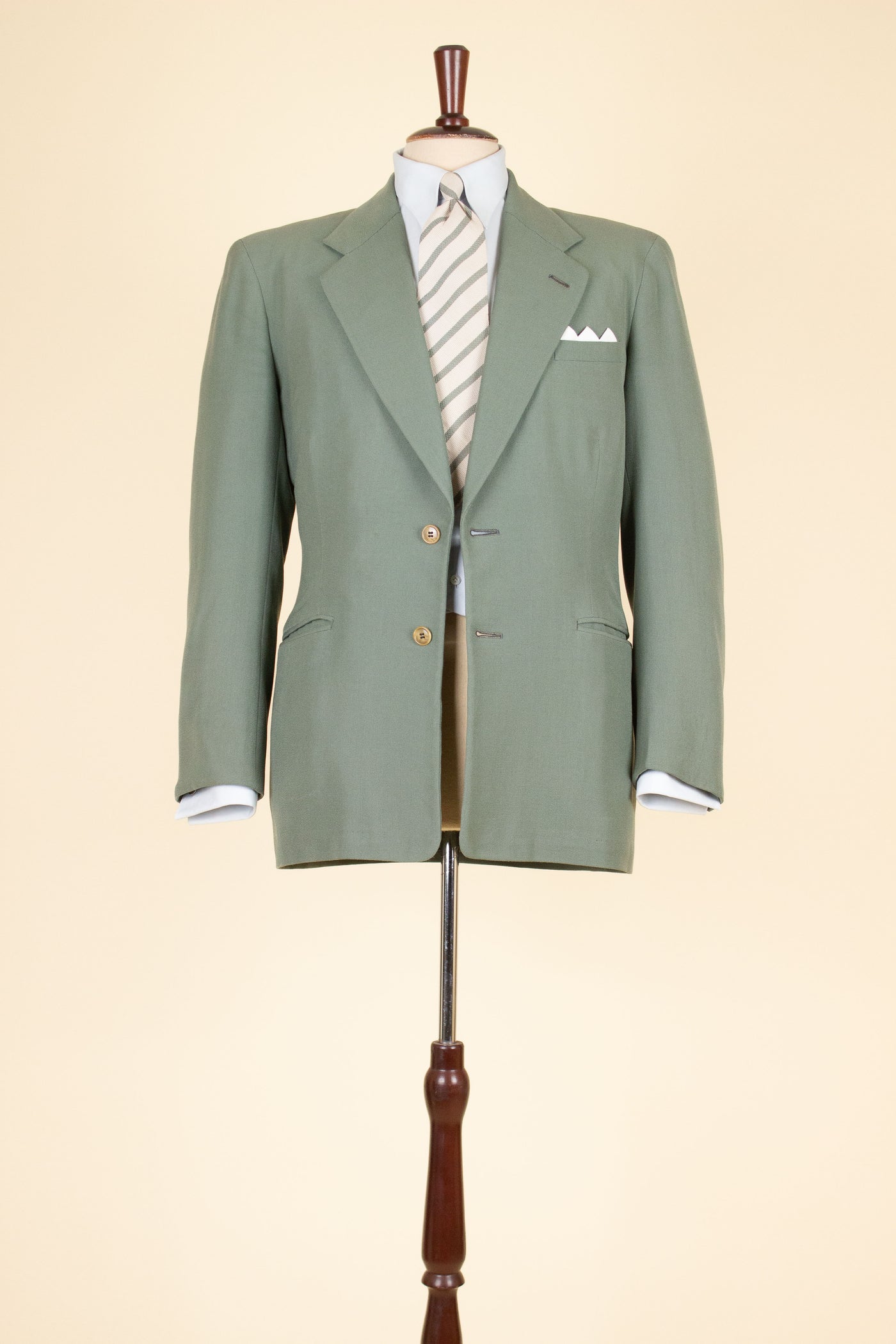 SWEDISH 1940S SAGE-GREEN TWO PIECE SINGLE BREASTED SUIT BY AB ELIT. SIZE CA EU 46 SHORT