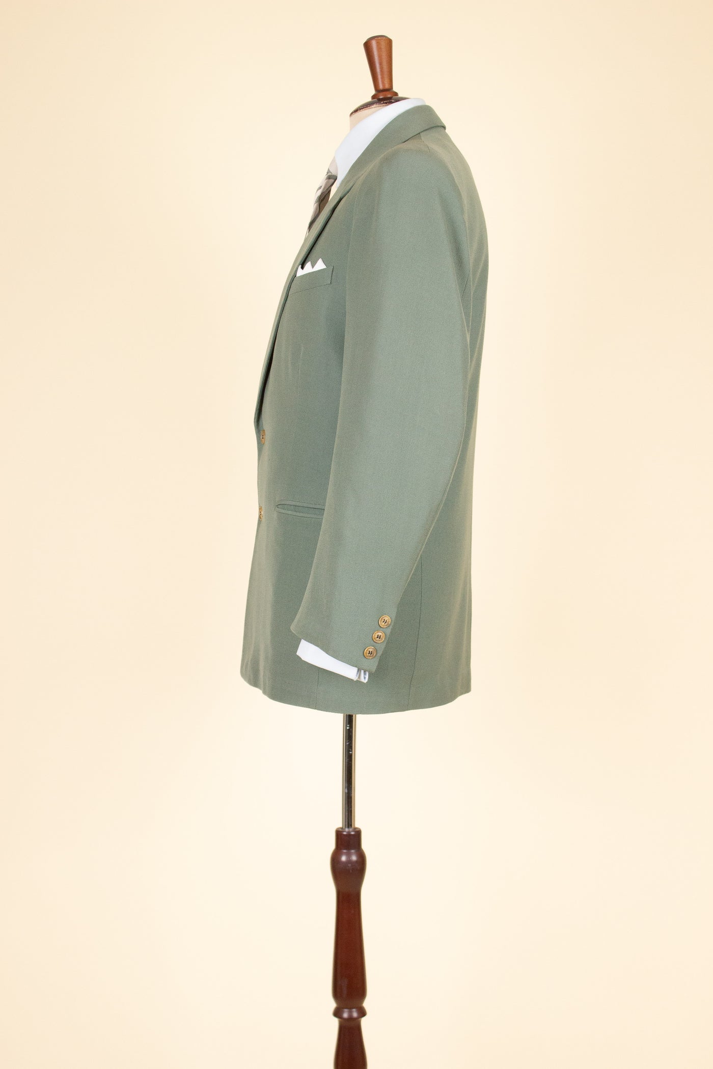 SWEDISH 1940S SAGE-GREEN TWO PIECE SINGLE BREASTED SUIT BY AB ELIT. SIZE CA EU 46 SHORT