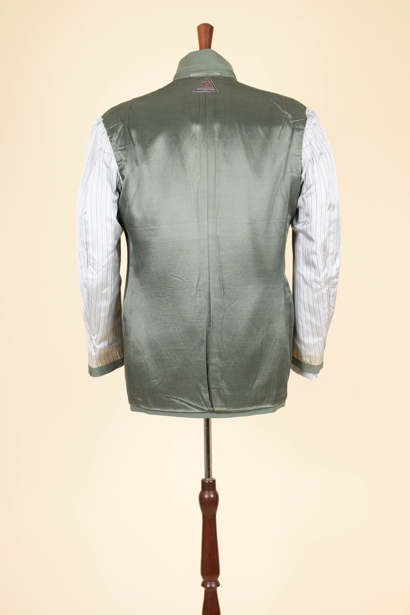 SWEDISH 1940S SAGE-GREEN TWO PIECE SINGLE BREASTED SUIT BY AB ELIT. SIZE CA EU 46 SHORT