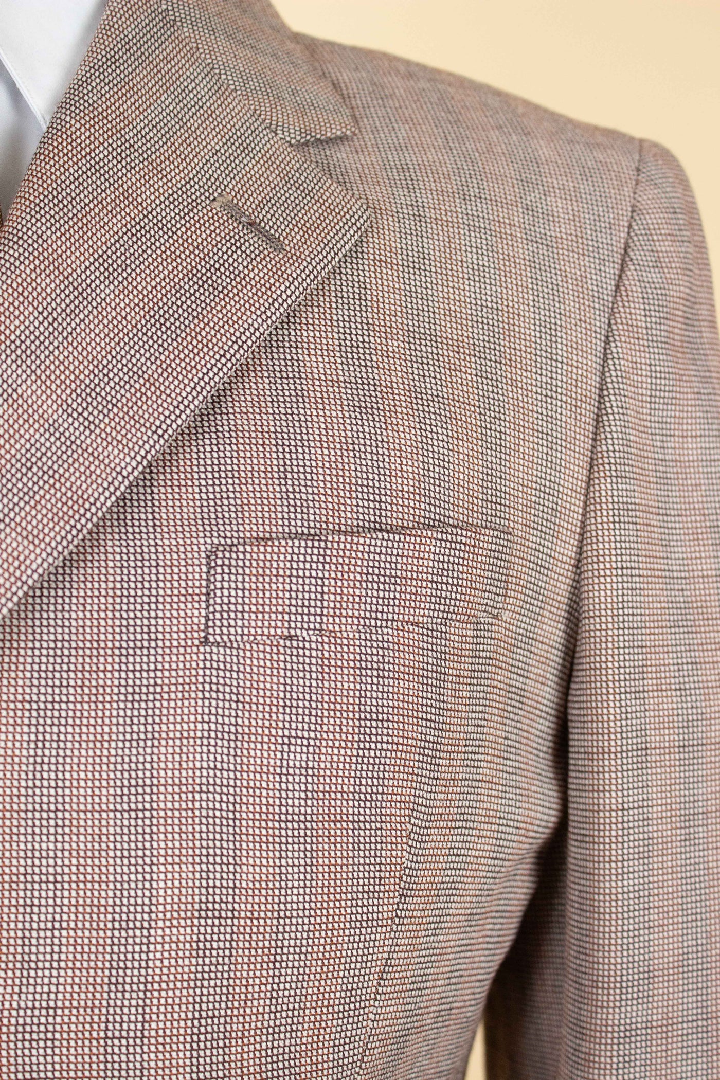 SWEDISH 1940S BROWN STRIPED TWO PIECE DEADSTOCK SINGLE BREASTED SUIT BY ELSON. SIZE CA EU 46