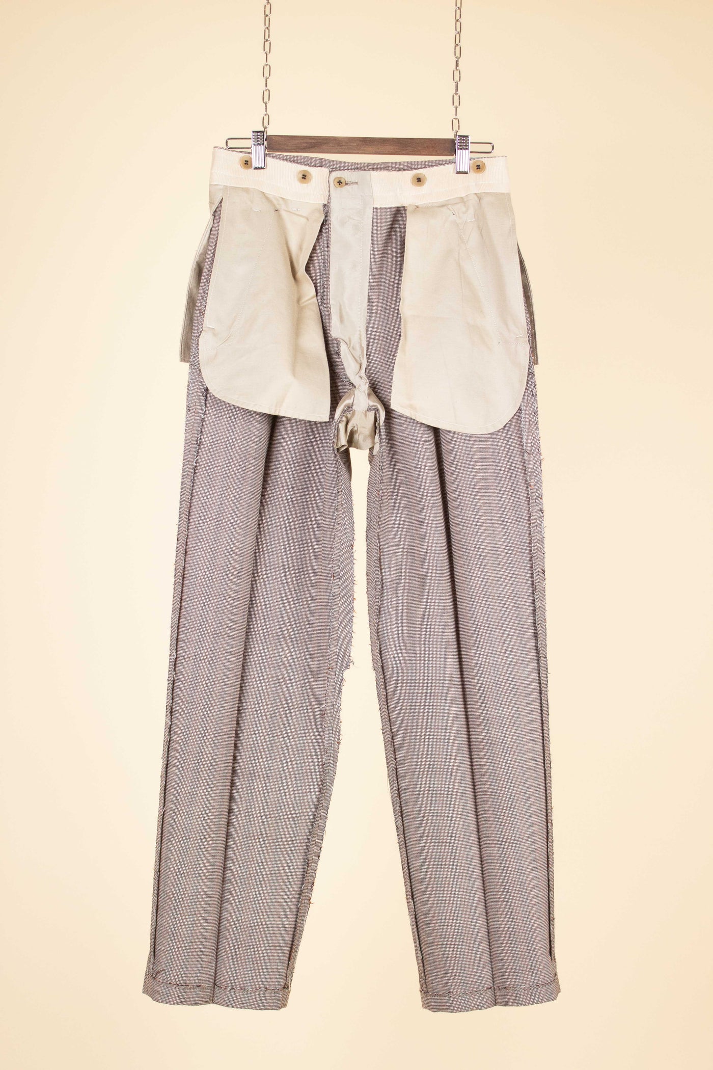SWEDISH 1940S BROWN STRIPED TWO PIECE DEADSTOCK SINGLE BREASTED SUIT BY ELSON. SIZE CA EU 46