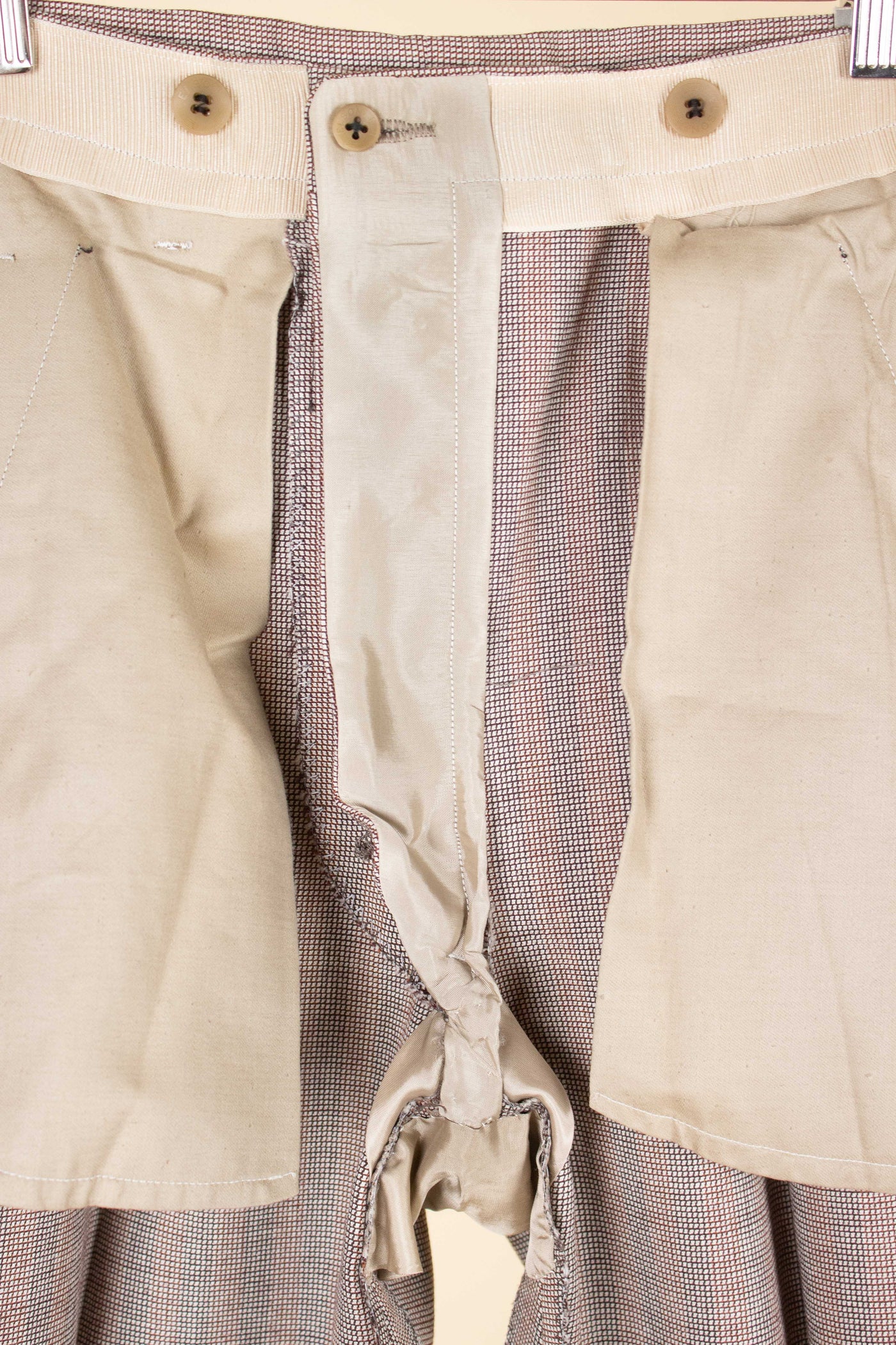 SWEDISH 1940S BROWN STRIPED TWO PIECE DEADSTOCK SINGLE BREASTED SUIT BY ELSON. SIZE CA EU 46