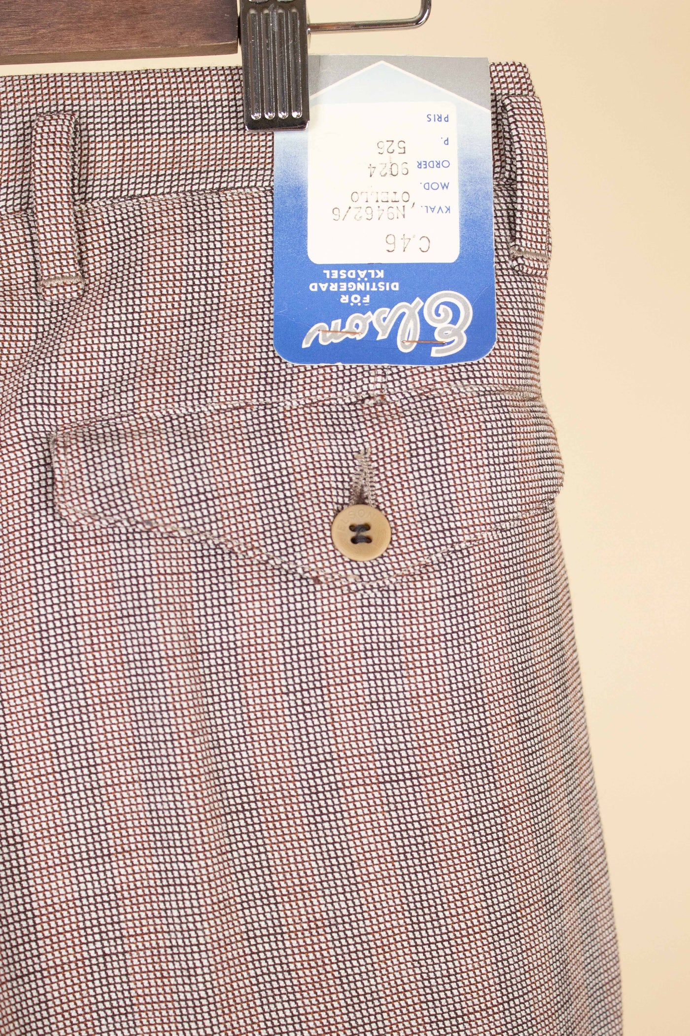 SWEDISH 1940S BROWN STRIPED TWO PIECE DEADSTOCK SINGLE BREASTED SUIT BY ELSON. SIZE CA EU 46