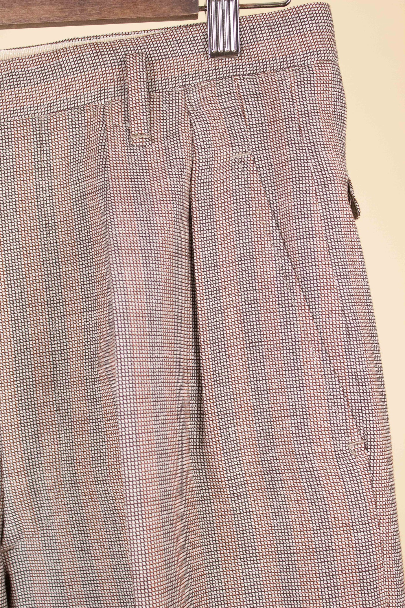 SWEDISH 1940S BROWN STRIPED TWO PIECE DEADSTOCK SINGLE BREASTED SUIT BY ELSON. SIZE CA EU 46