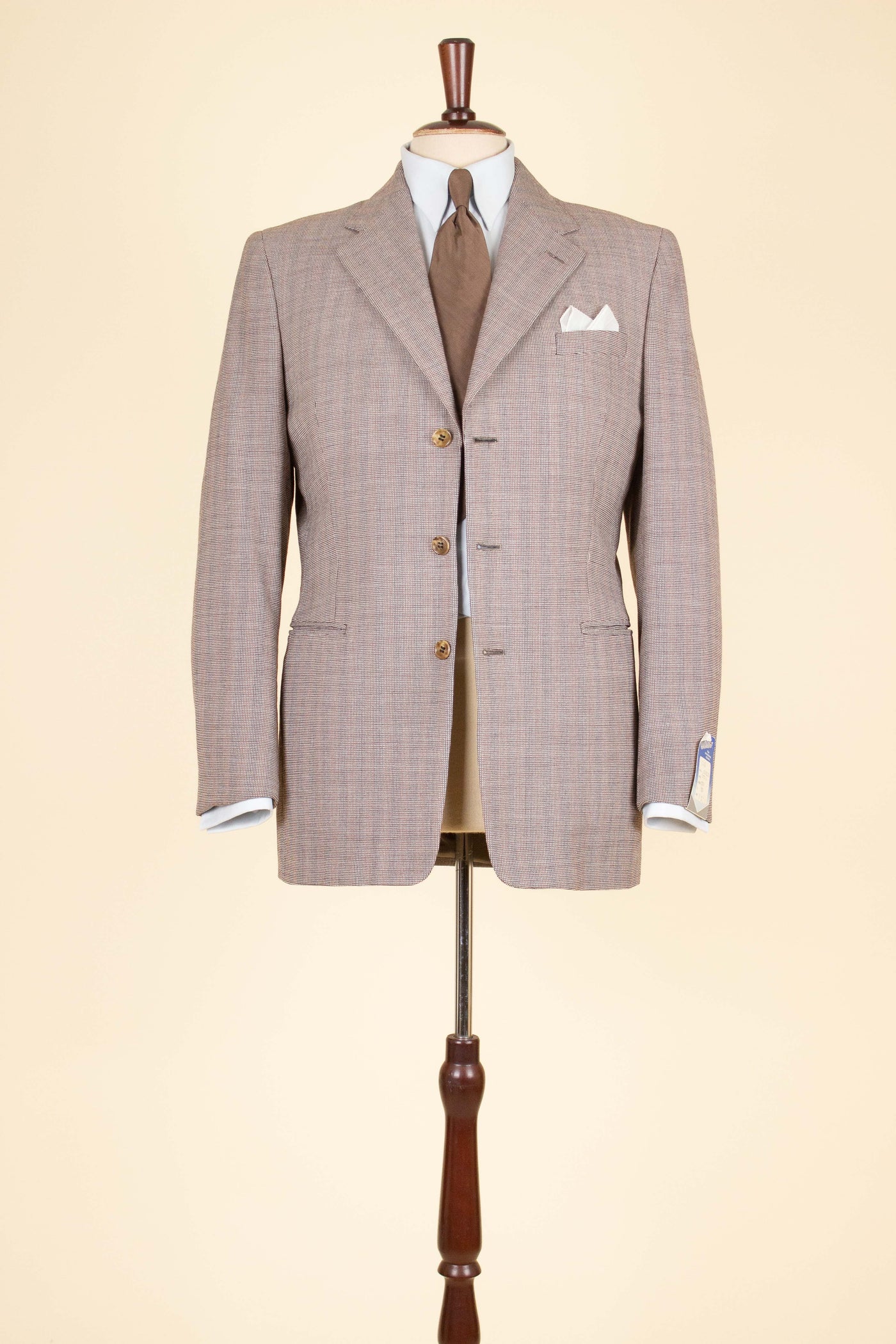 SWEDISH 1940S BROWN STRIPED TWO PIECE DEADSTOCK SINGLE BREASTED SUIT BY ELSON. SIZE CA EU 46