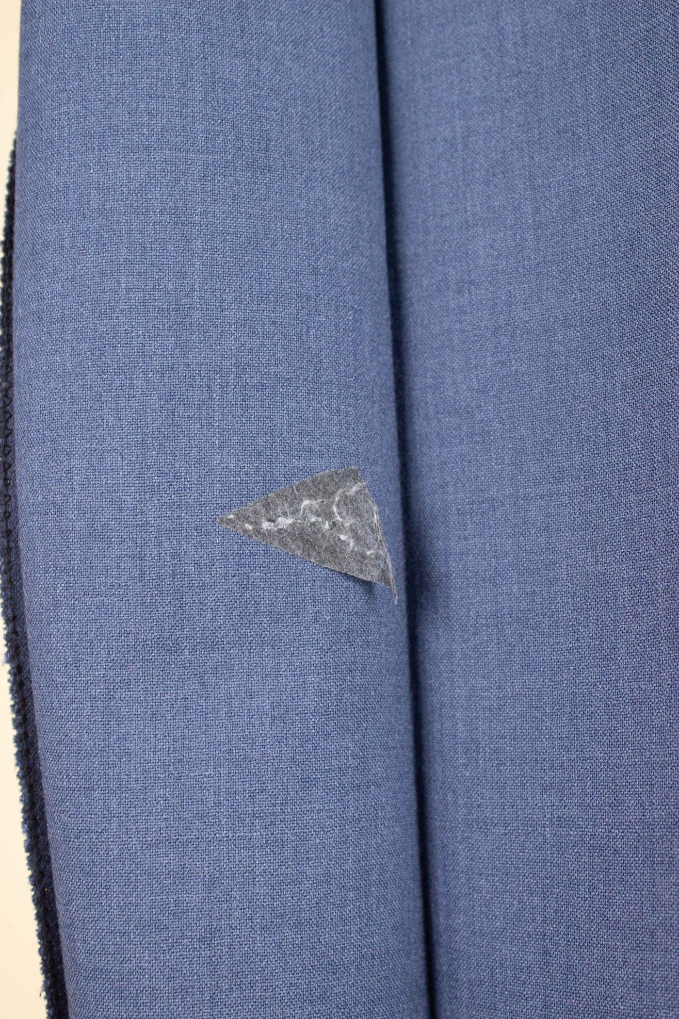 SWEDISH 1940S/1950S LIGHT BLUE TWO PIECE SINGLE BREASTED SUIT BY MASTERHAND. SIZE CA EU 46-48