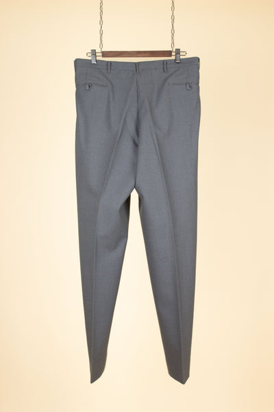 SWEDISH 1950S GREY TWO PIECE SINGLE BREASTED DEADSTOCK SUIT BY SCHLASBERGS. SIZE CA EU 48