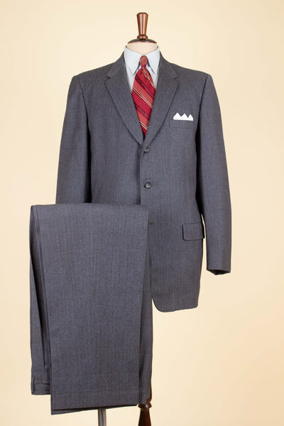 AMERICAN 1958 GREY/RED STRIPED TWO PIECE SINGLE BREASTED SUIT BY BOTANY 500. SIZE CA EU 52