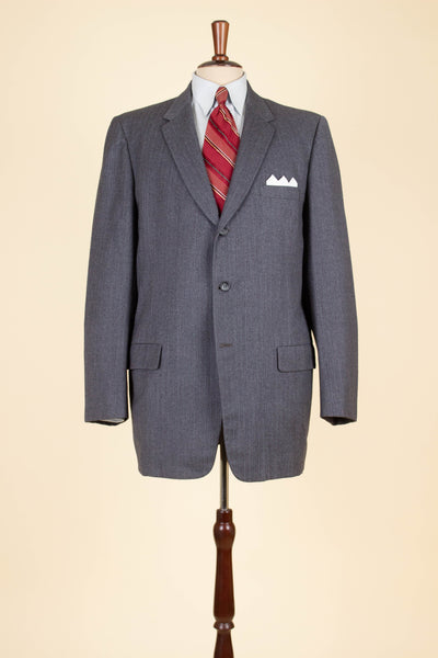 AMERICAN 1958 GREY/RED STRIPED TWO PIECE SINGLE BREASTED SUIT BY BOTANY 500. SIZE CA EU 52