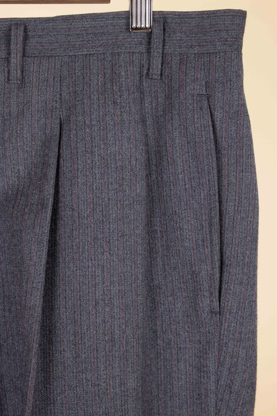 AMERICAN 1958 GREY/RED STRIPED TWO PIECE SINGLE BREASTED SUIT BY BOTANY 500. SIZE CA EU 52