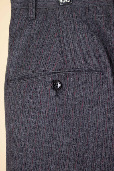 AMERICAN 1958 GREY/RED STRIPED TWO PIECE SINGLE BREASTED SUIT BY BOTANY 500. SIZE CA EU 52