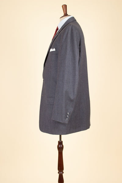 AMERICAN 1958 GREY/RED STRIPED TWO PIECE SINGLE BREASTED SUIT BY BOTANY 500. SIZE CA EU 52