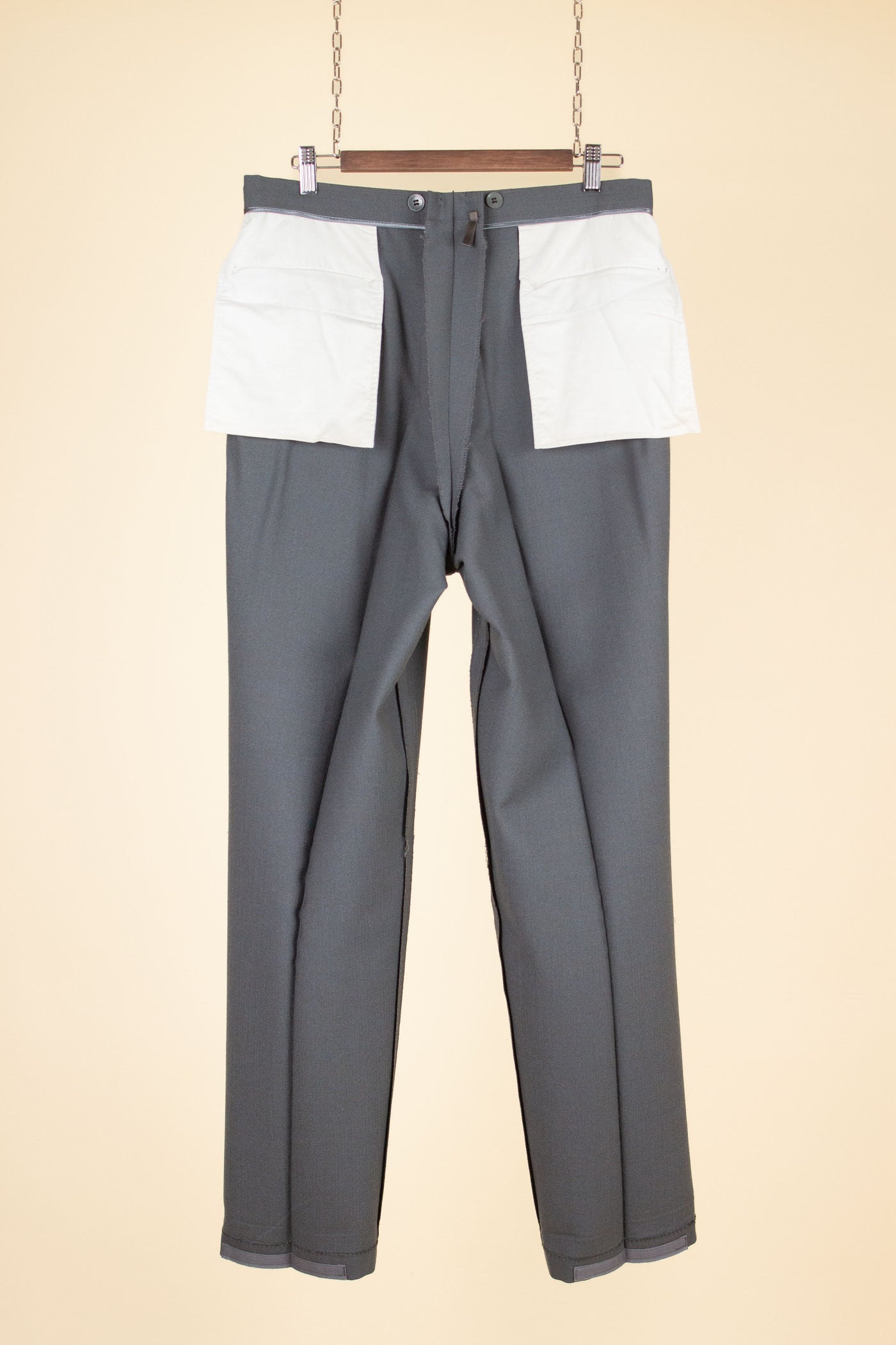 SWEDISH 1950S GREY TWO PIECE SINGLE BREASTED DEADSTOCK SUIT BY SIR. SIZE CA EU 48-50